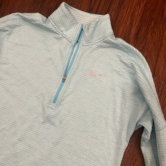 Workout top - Picture 11 of 11